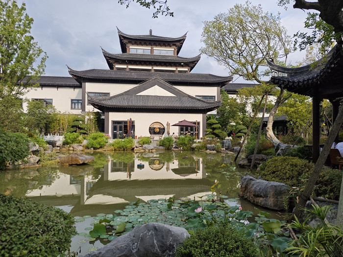 6－作为此次专场活动会场的荆门市九派通苑酒店是在一座废弃的煤矿旧址上修建的  08_副本.jpg