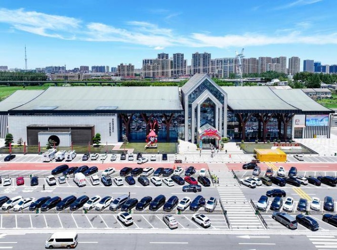 1763201365125579.jpg 3潜江服务区成为高速公路行车途中的旅游“打卡地”_副本.jpg