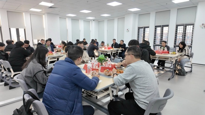 1763973344123156.jpg 学员分组讨论_副本.jpg