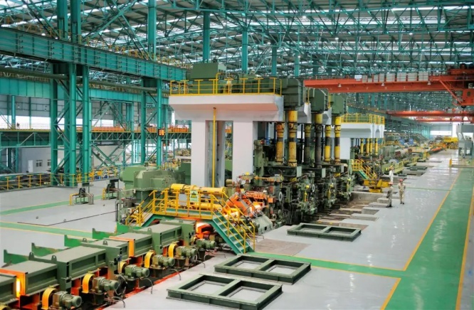 3大冶特钢高品质棒材生产线。（通讯员 朱友松 摄）.jpg